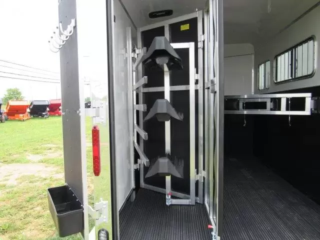 Homesteader Stallion 3 Horse Pull Trailer – Slant Load 11 Homesteader Stallion 3 Horse Pull Trailer – Slant Load - Image 11