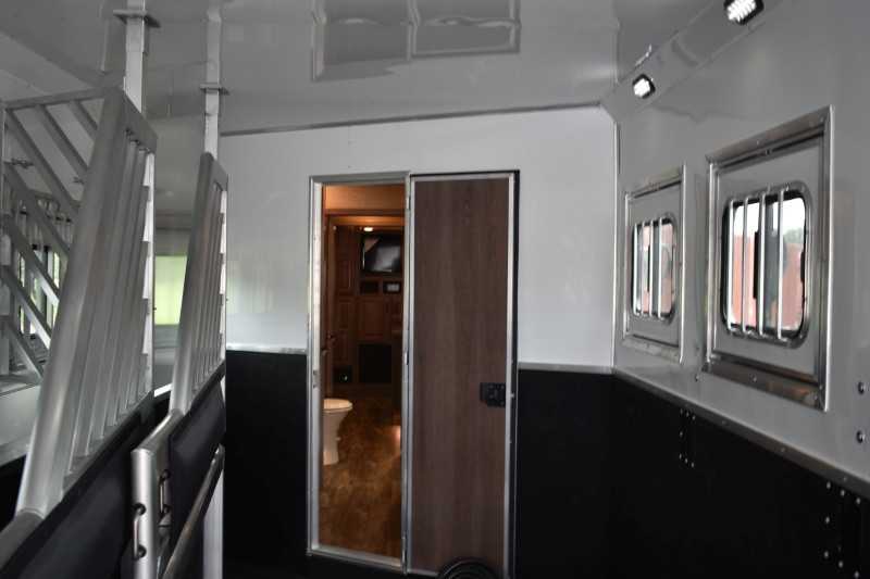 2021 Lakota BigHorn 5 Horse Trailer With Bunkbeds 41 2021 Lakota BigHorn 5 Horse Trailer With Bunkbeds - Image 41
