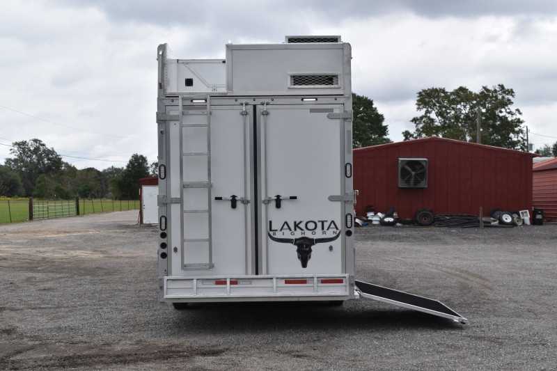 2021 Lakota BigHorn 5 Horse Trailer With Bunkbeds 32 2021 Lakota BigHorn 5 Horse Trailer With Bunkbeds - Image 32