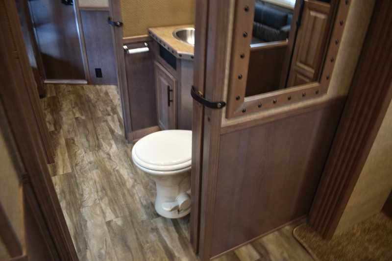 2021 Lakota BigHorn 5 Horse Trailer With Bunkbeds 22 2021 Lakota BigHorn 5 Horse Trailer With Bunkbeds - Image 22