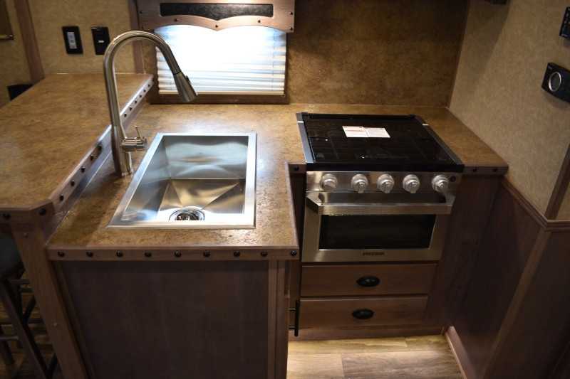 2021 Lakota BigHorn 5 Horse Trailer With Bunkbeds 20 2021 Lakota BigHorn 5 Horse Trailer With Bunkbeds - Image 20