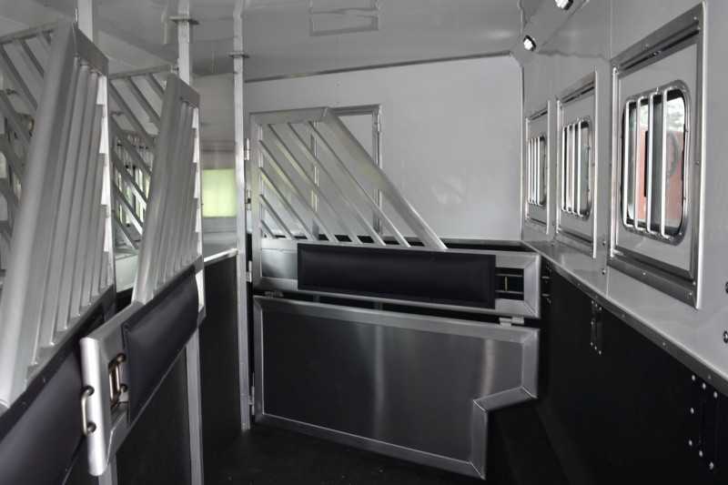 2021 Lakota BigHorn 5 Horse Trailer With Bunkbeds 40 2021 Lakota BigHorn 5 Horse Trailer With Bunkbeds - Image 40