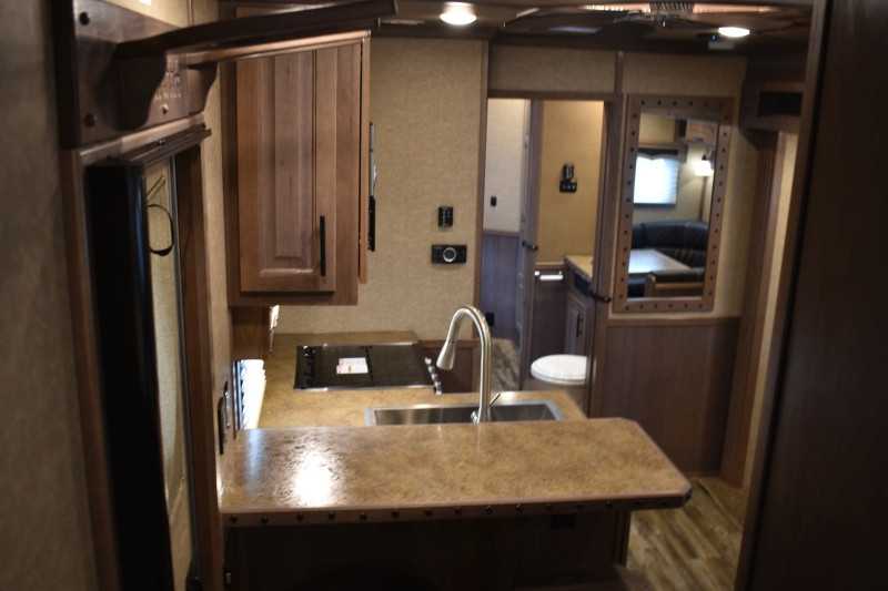 2021 Lakota BigHorn 5 Horse Trailer With Bunkbeds 12 2021 Lakota BigHorn 5 Horse Trailer With Bunkbeds - Image 12