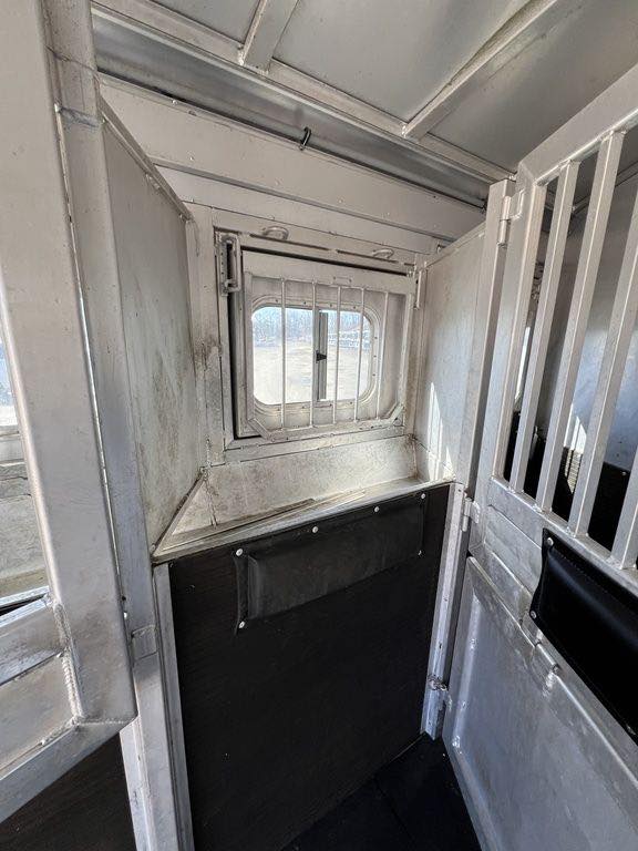 2009 Platinum Coach 3 H 16’ LQ with Outlaw Conversion 18 2009 Platinum Coach 3 H 16’ LQ with Outlaw Conversion - Image 18