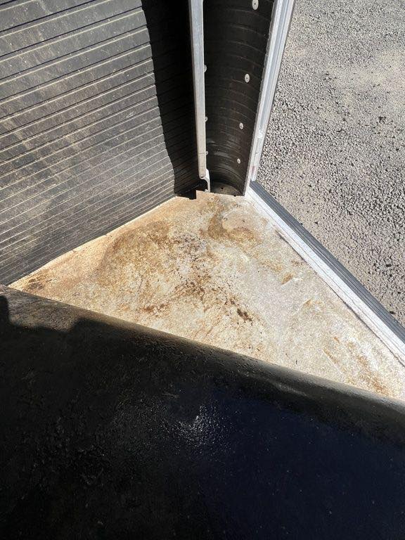 2009 Platinum Coach 3 H 16’ LQ with Outlaw Conversion 22 2009 Platinum Coach 3 H 16’ LQ with Outlaw Conversion - Image 22