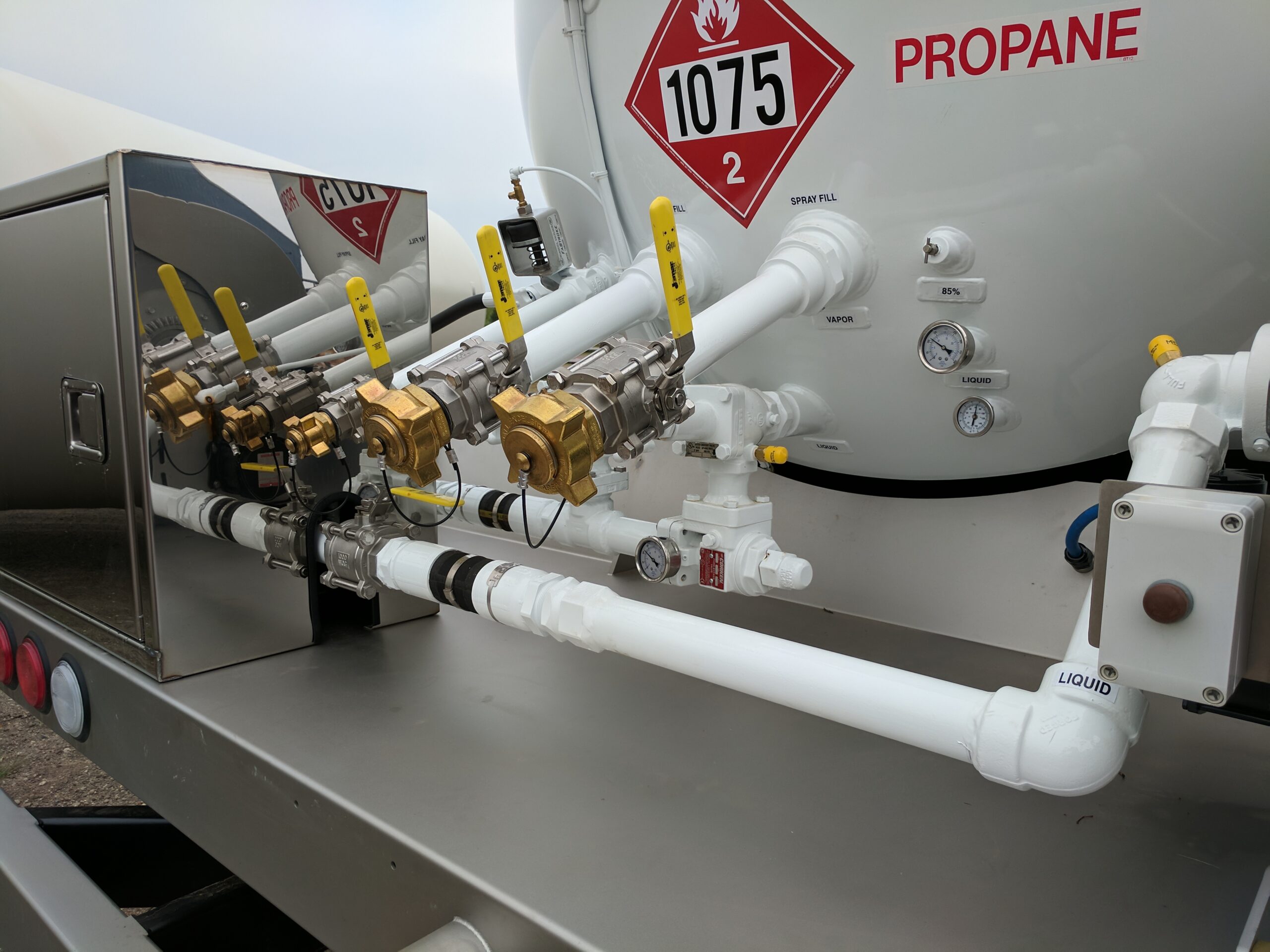 Buy Blueline BX Bobtail Trucks Online 3 Buy Blueline BX Bobtail Trucks Online - Image 3